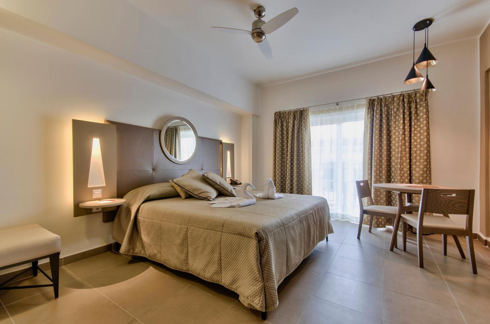 Deluxe Double Room Balcony Sea View Executive Lounge access