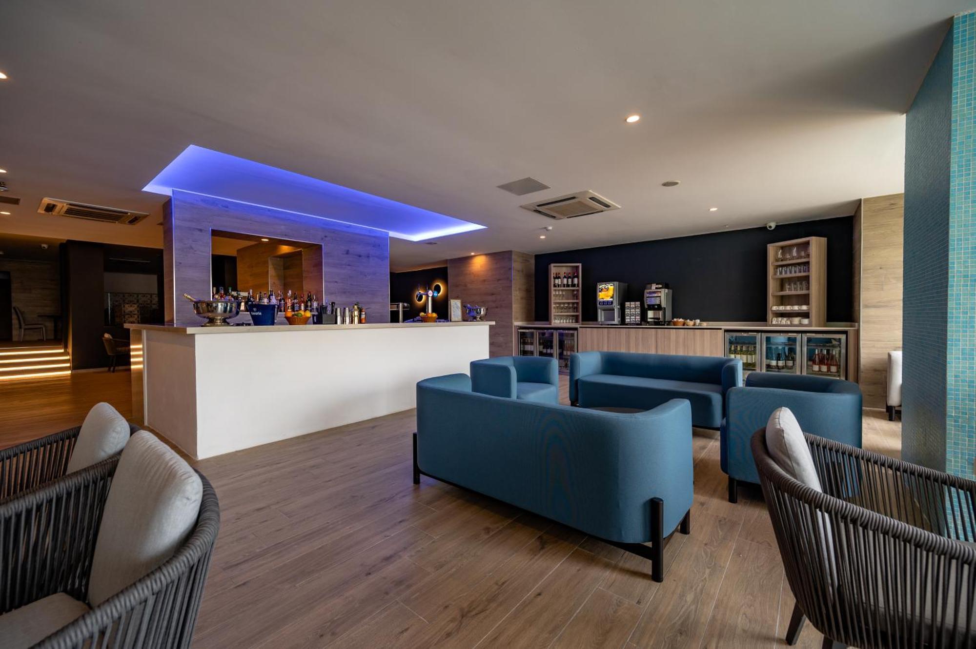 Deluxe Double Room Balcony Sea View Executive Lounge access